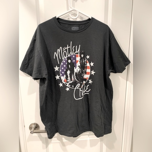 AMERICAN CLASSICS Mötley Crüe Vintage T-Shirts (Pack of 2)🤘🏼 - Picture 2 of 5